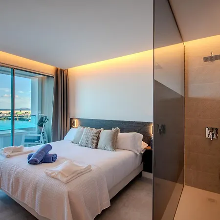 Sea Breeze شقة *